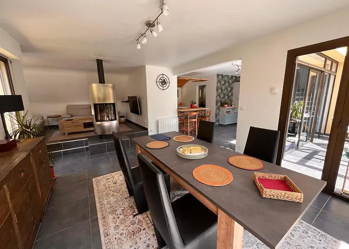 Between Brittany And Normandy 阿夫朗什